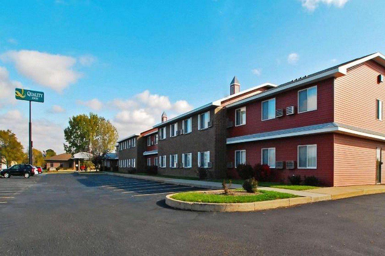 Hudson Inn & Suites Exterior foto